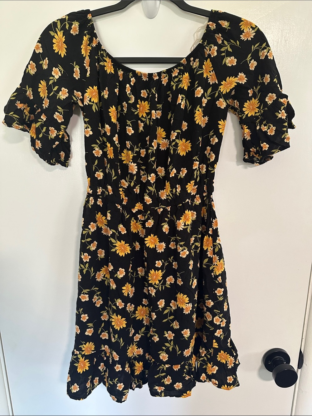 New Look Black Floral Off-Shoulder Dress with Yellow flowers Size Medium